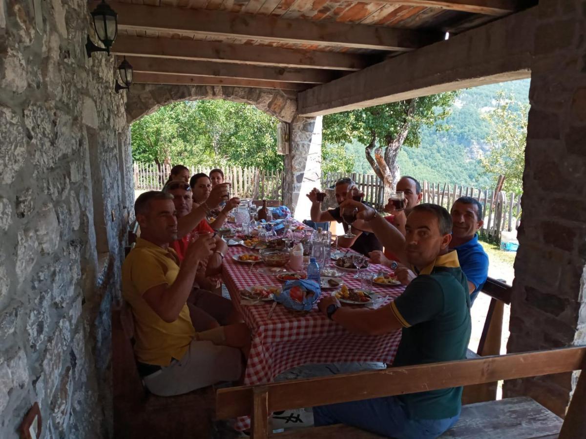 Bujtina Carku Hotel Theth Luaran gambar