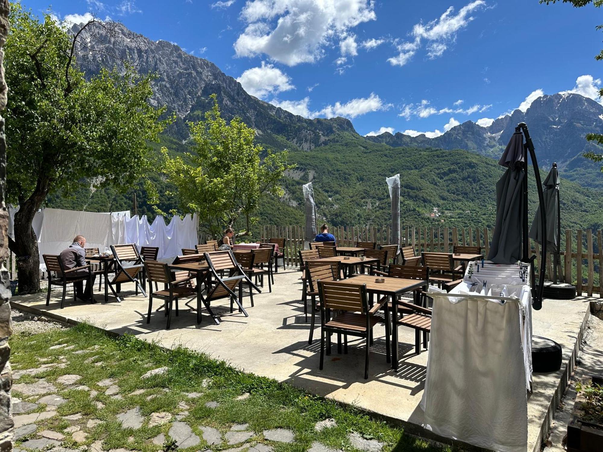 Bujtina Carku Hotel Theth Luaran gambar