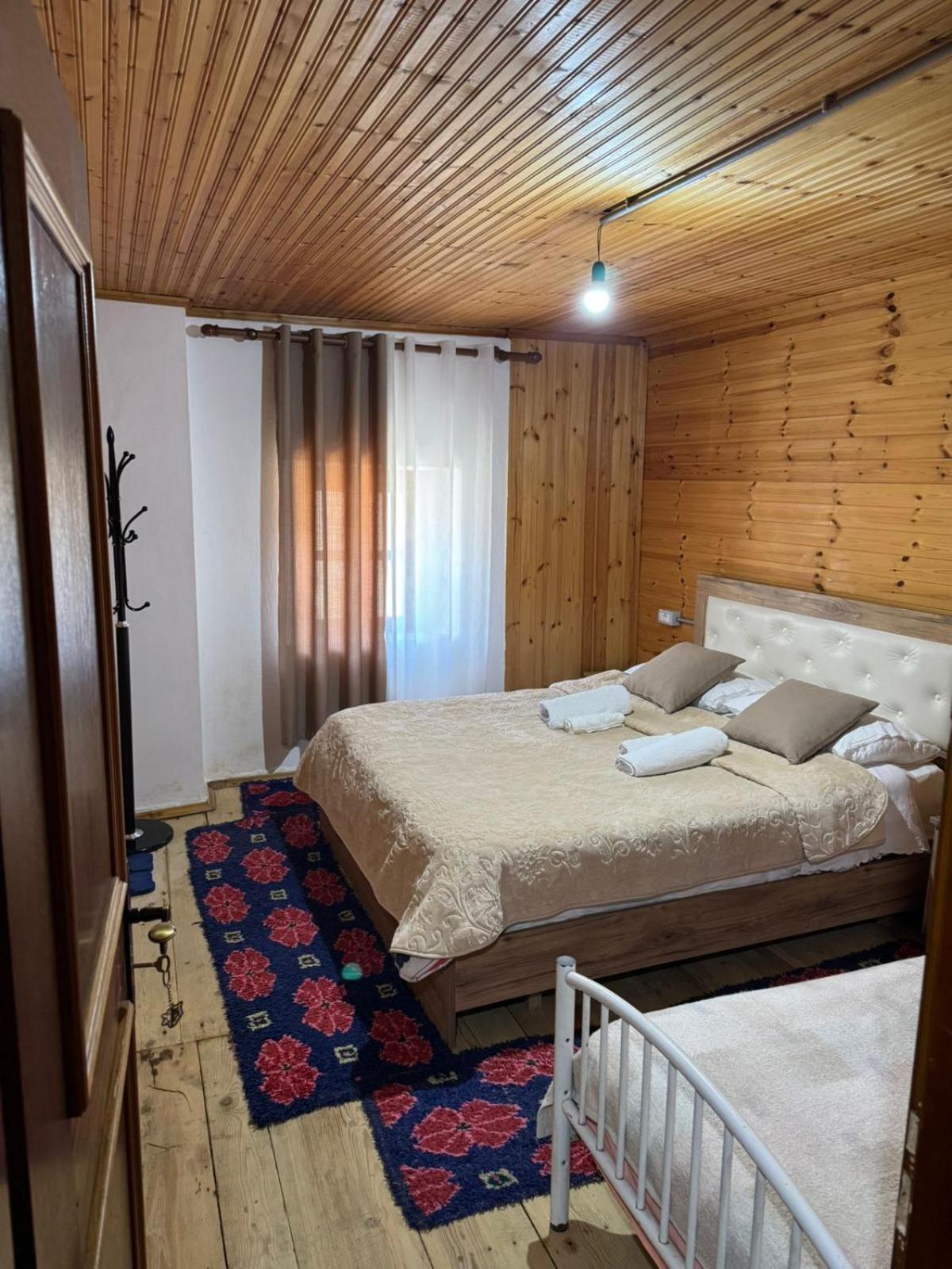 Bujtina Carku Hotel Theth Luaran gambar