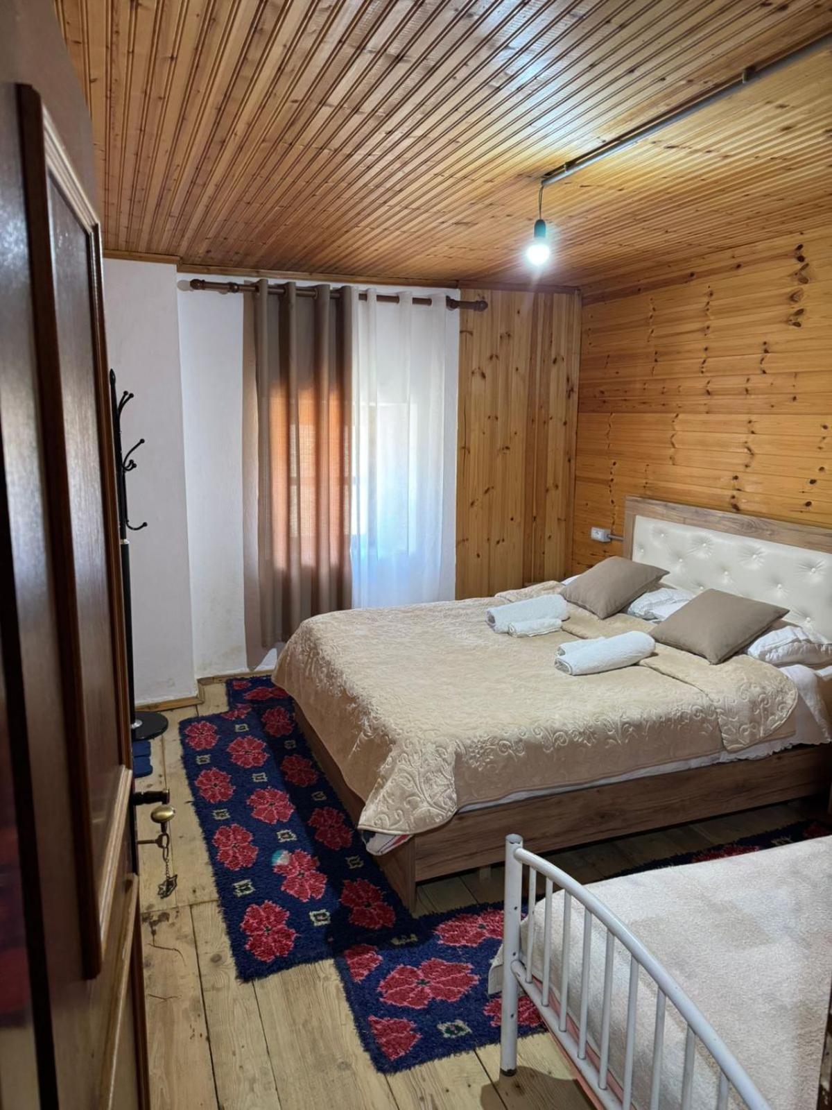 Bujtina Carku Hotel Theth Luaran gambar